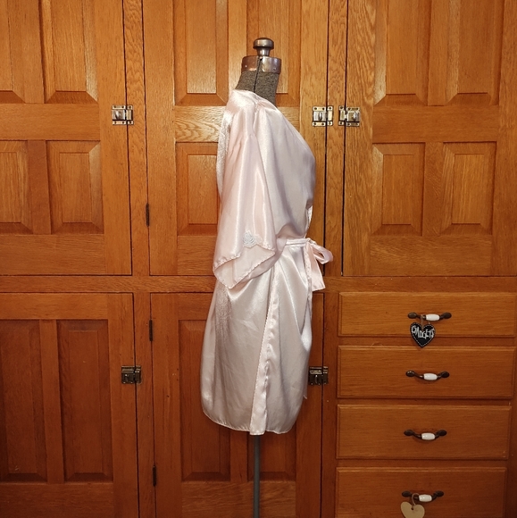 Vintage Val Mode pale pink satin scalloped edge robe - Picture 3 of 11